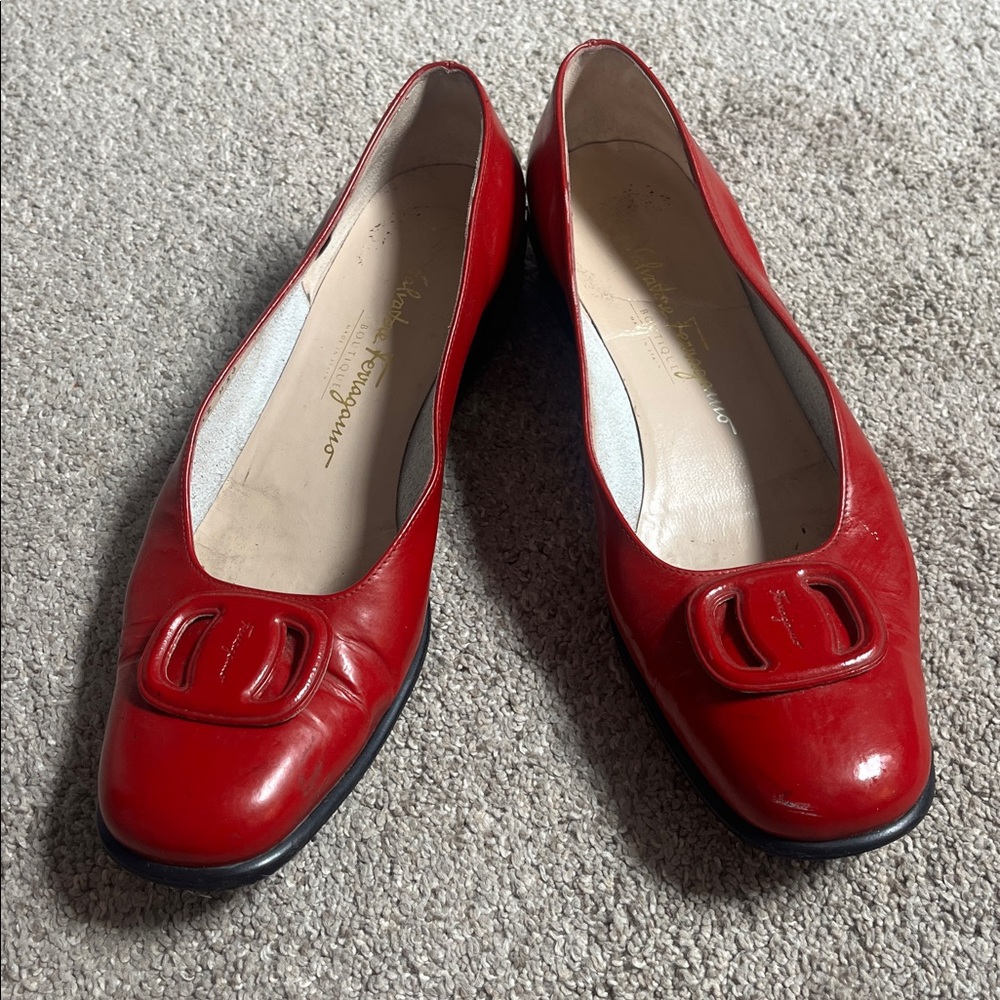 Ferragamo 10B Candy Apple Red Patent Leather 1 inch heel flats.